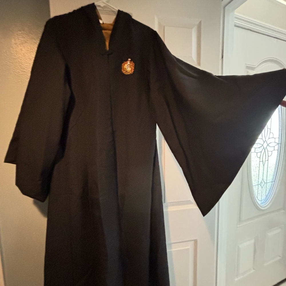 Hufflepuff Robe brand new with tags - Harry Potter